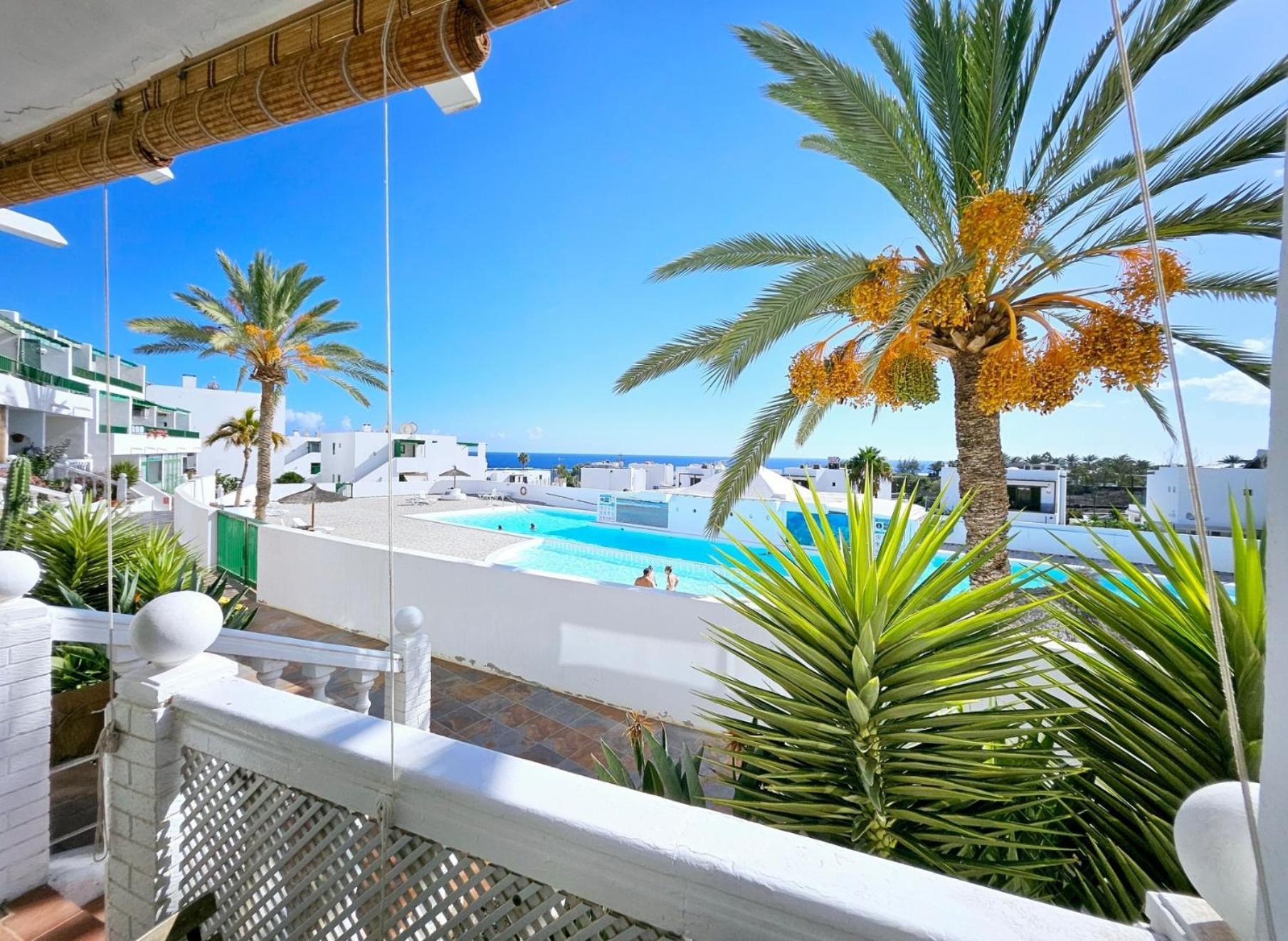 Azul Tuscan Playa Y Piscina Costa Teguise Extérieur photo
